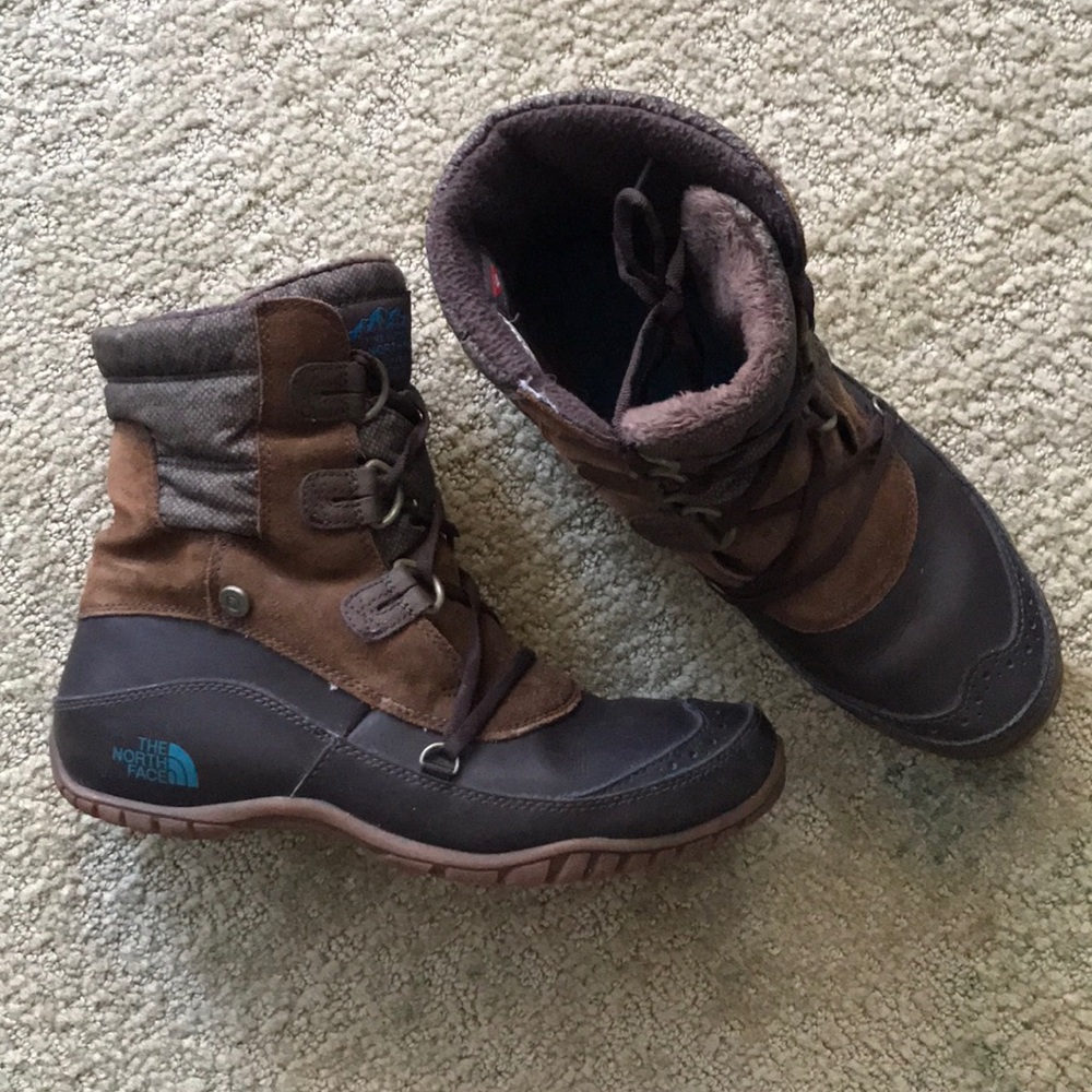 THE NORTH FACE WOMEN’S NUPTSE PURNA SHORTY BOOTS
